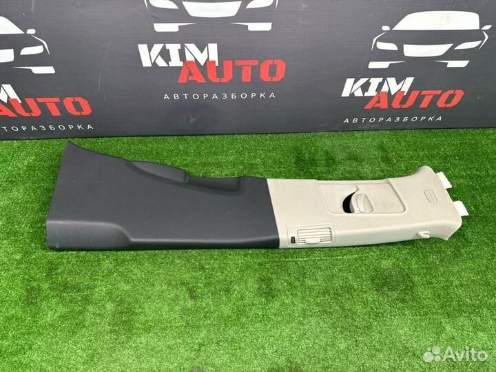 Обшивка стойки правая Audi Q7 4L 4.2 BAR 2007