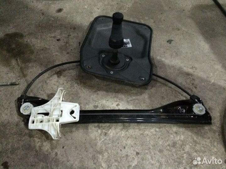 Стеклоподъемник задний Шкода Фабия Fabia
