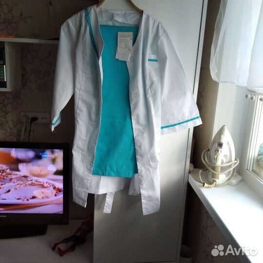Медицинский костюм женский