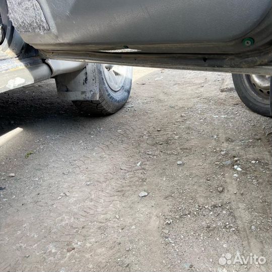 Дверь передняя правая Mitsubishi Pajero / Montero