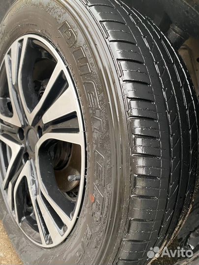 Bridgestone Dueler H/T 843 215/60 R17 96H