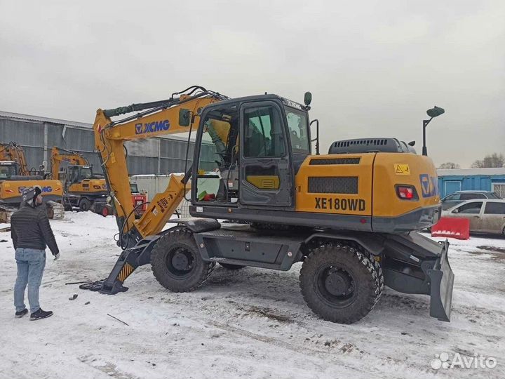Колёсный экскаватор XCMG XE180WD, 2023