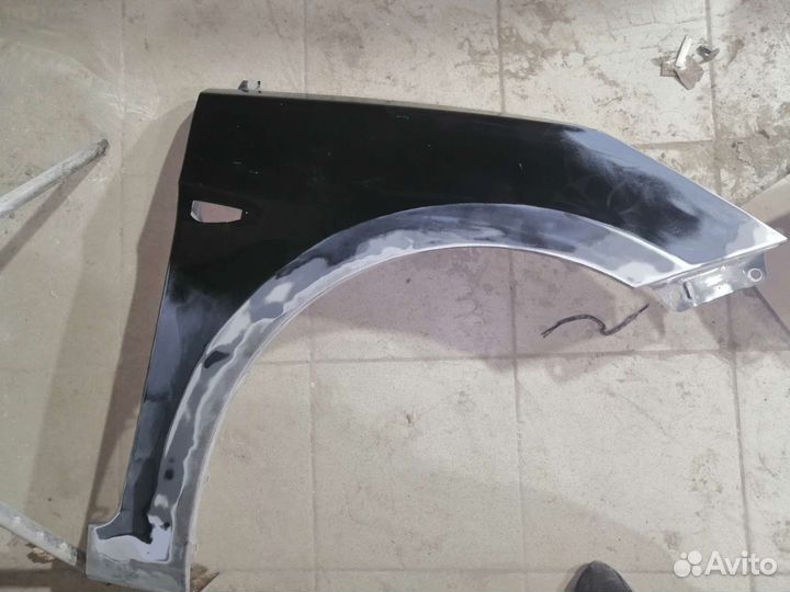 Крыло hyundai solaris правое оригинал есть левое