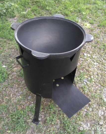 Чугунный казан с печкой