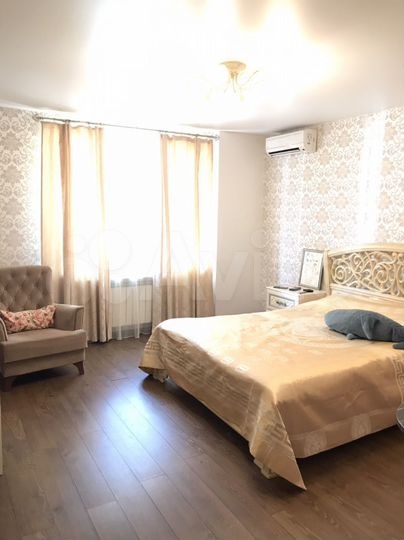 2-к. квартира, 71,5 м², 1/8 эт.