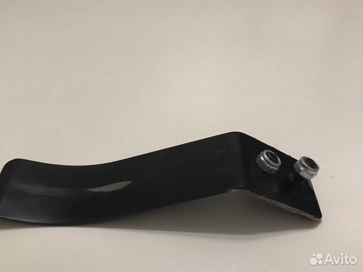 Тормоз для трюкового самоката