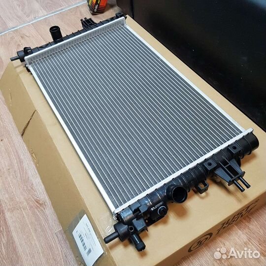 Радиатор для МКПП на Opel Astra H, Zafira B