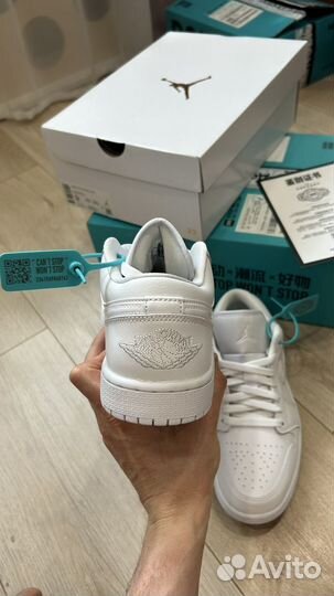 Nike air jordan 1 low triple white оригинал 26 см