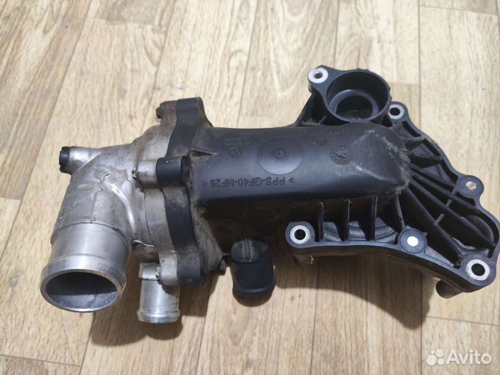 Audi R8 Помпа водяной насос