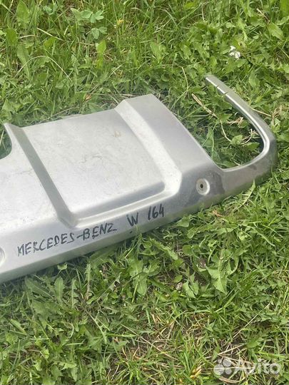 Накладка заднего бампера w164