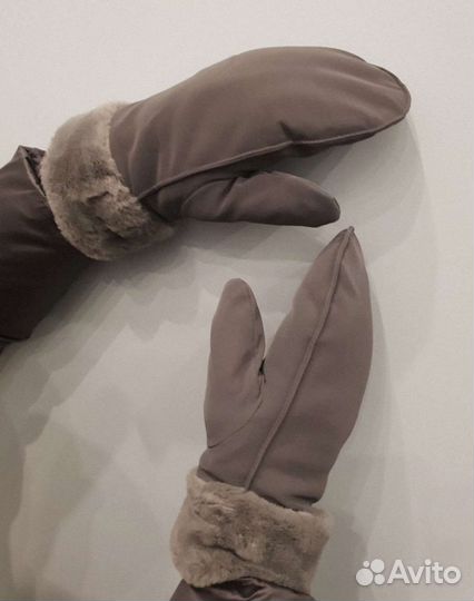 Варежки женские непромокаемые