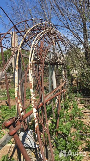 Две Теплицы металлические