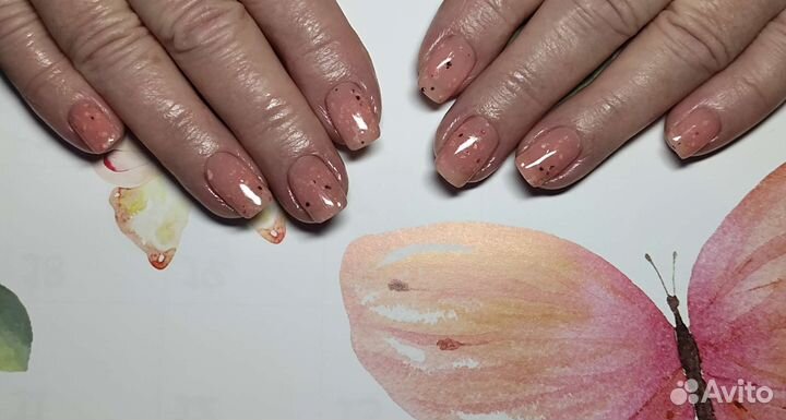 Модель на маникюр