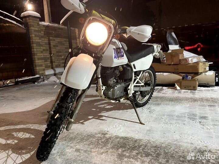 Suzuki Djebel 125
