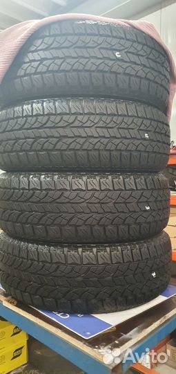 Yokohama Geolandar A/T-S G012 215/60 R17