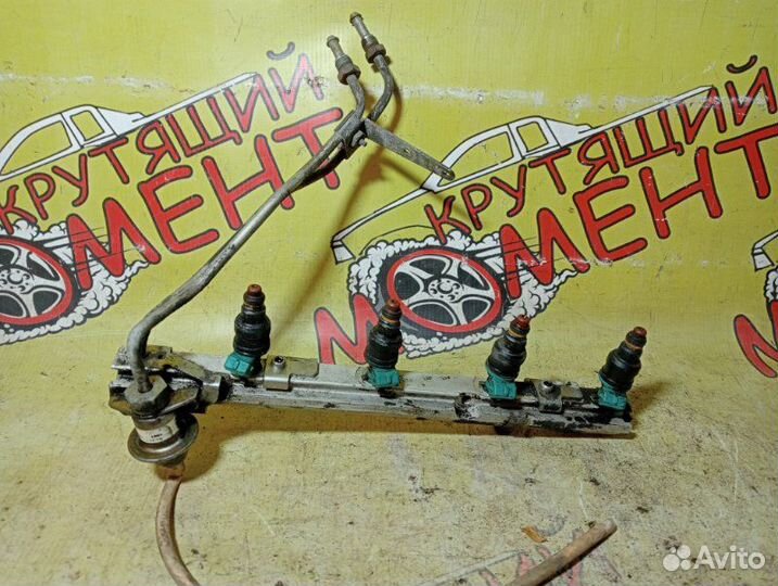 Топливная рампа с форсунками Ваз LADA 2110 седан