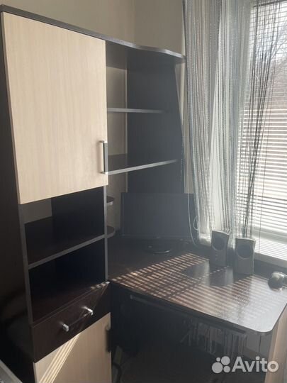 Письменный стол