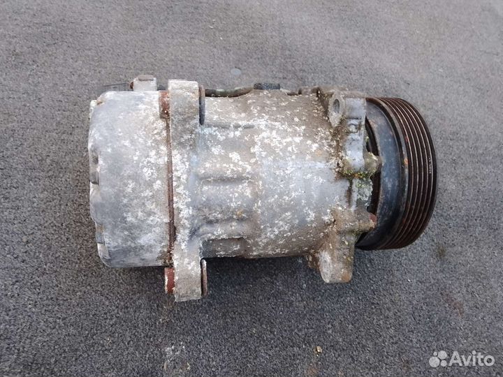 Компрессор кондиционера Skoda Octavia Tour A4