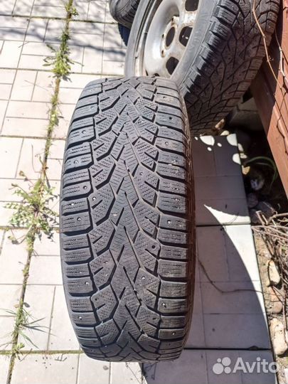 Gislaved NordFrost 100 215/65 R16 102T