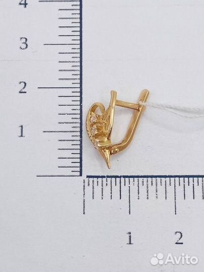 Золотые серьги с камнем