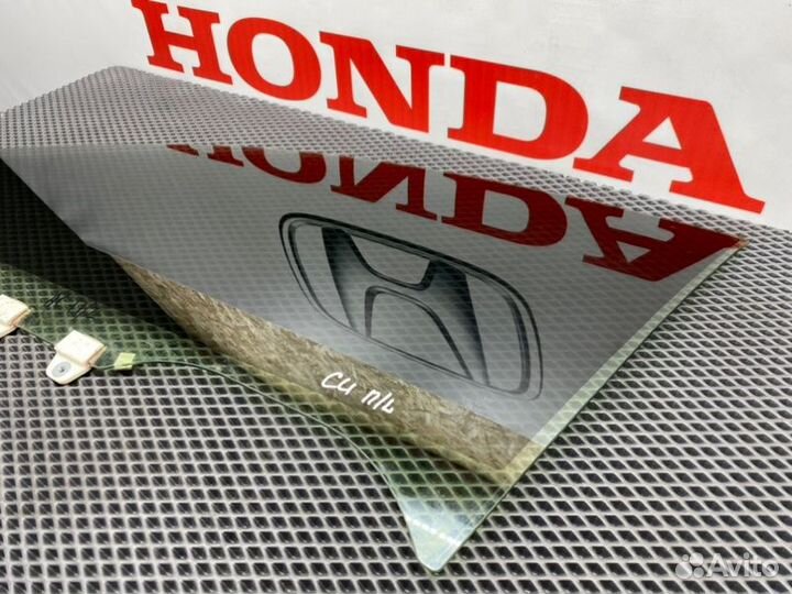 Стекло двери переднее левое Honda Accord 8 CU