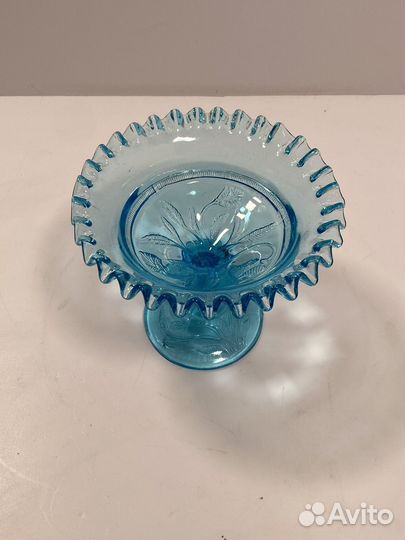 Ваза на ножке. Купоросное стекло. 19 век. Урановое