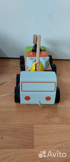 Развивающие игрушки Икея, инерционные машинки