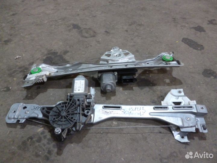 Peugeot 301 стеклоподъемник передний задний