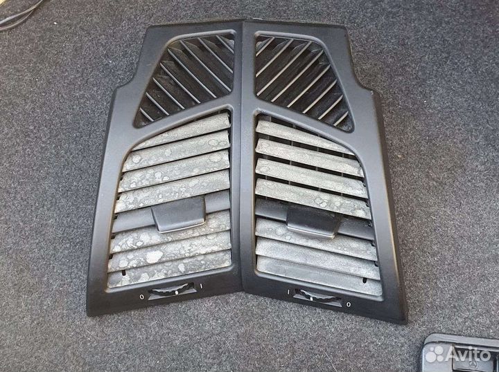 Дефлектор воздушный bmw e81-87