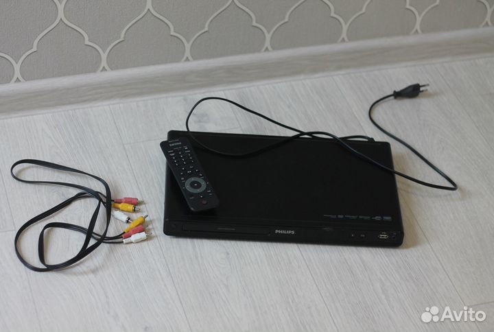 Dvd плеер Philips 3550K/51