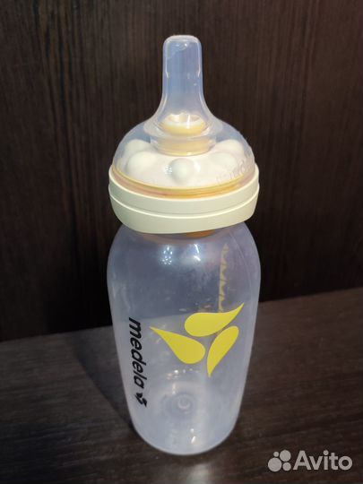 Смартсоска с бутылочкой Medela Calma