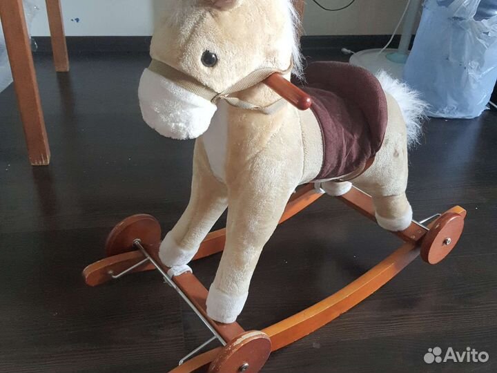 Детская качалка лошадь