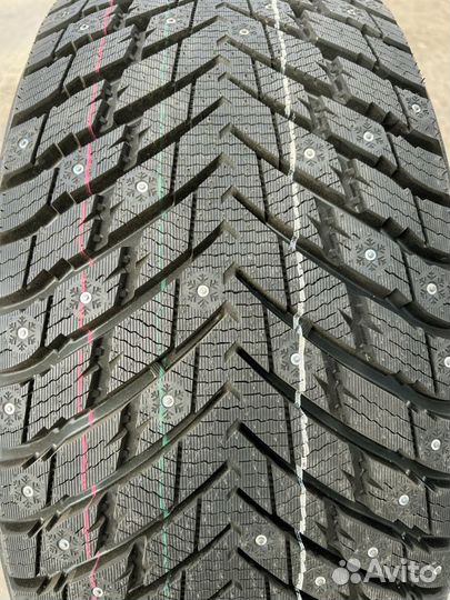 Zmax Winternova Stud II 255/45 R19 80H