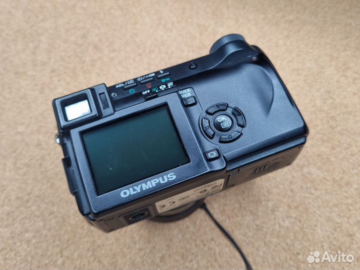 С оригинальным кожаным чехлом Olympus c-770 ultra