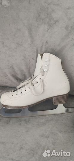 Фигурные коньки riedell