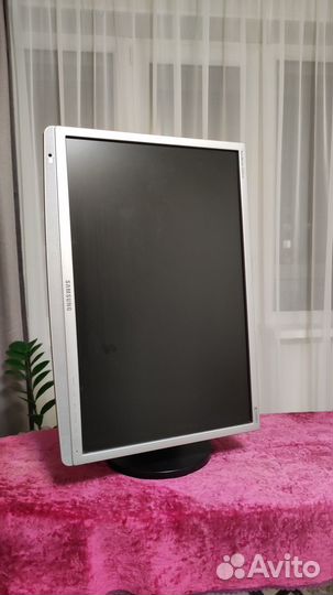 Монитор Samsung SyncMaster 2243WM (hdmi,dvi-d,vgа)