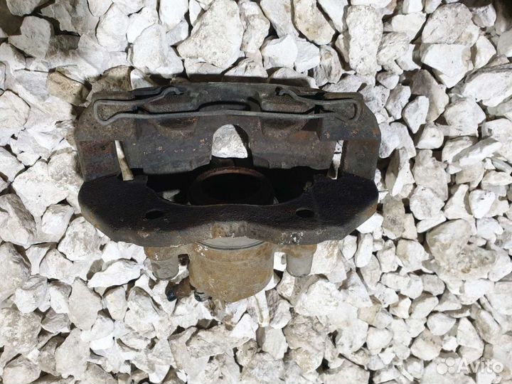 Суппорт передний Mazda 3 BL