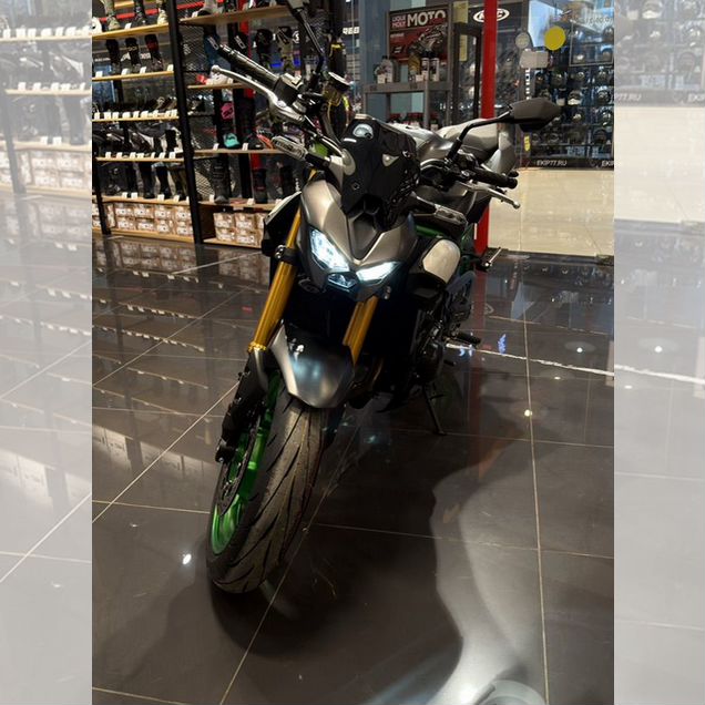 Kawasaki Z900 SE, 2025