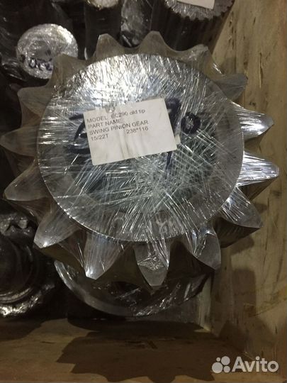 EC290 тип 1 Шестерня редуктора поворота в комплект