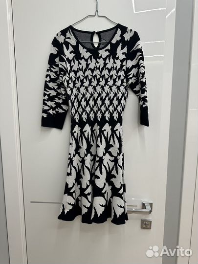 Платье с ласточками