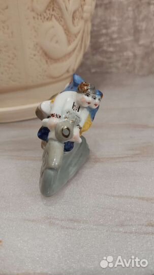 Статуэтка На мотоцикле. Коростень