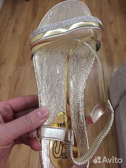 Босоножки новые