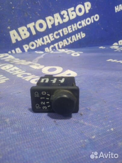 Кнопка корректора фар Nissan Primera P11 седан