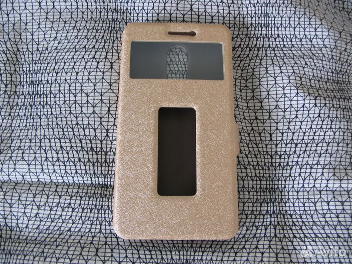 Новые стильные чехлы для смартфонов