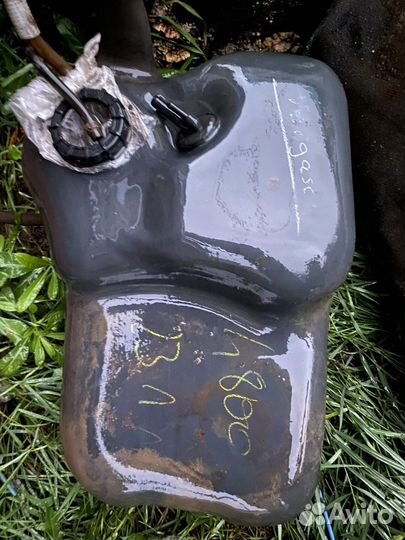 Бензобак Volkswagen Golf 2