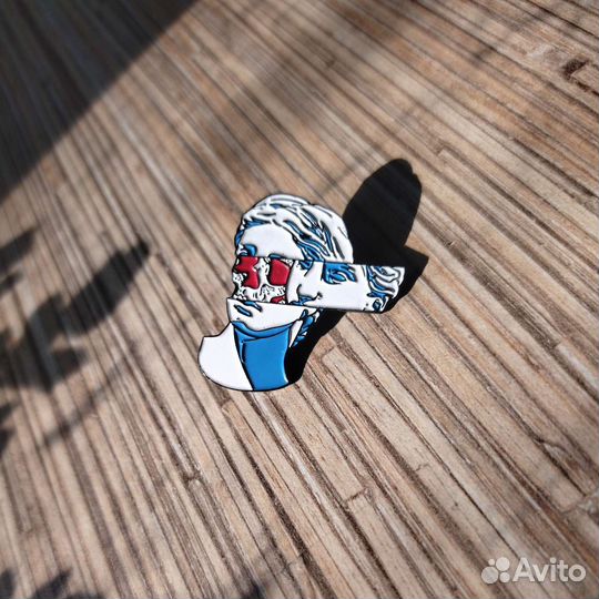 Металлический значок / пин