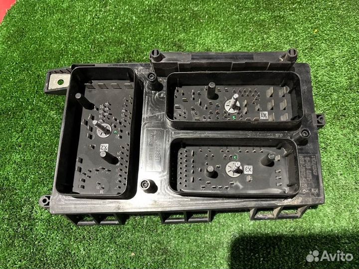 Блок предохранителей Opel Astra H Zafira B