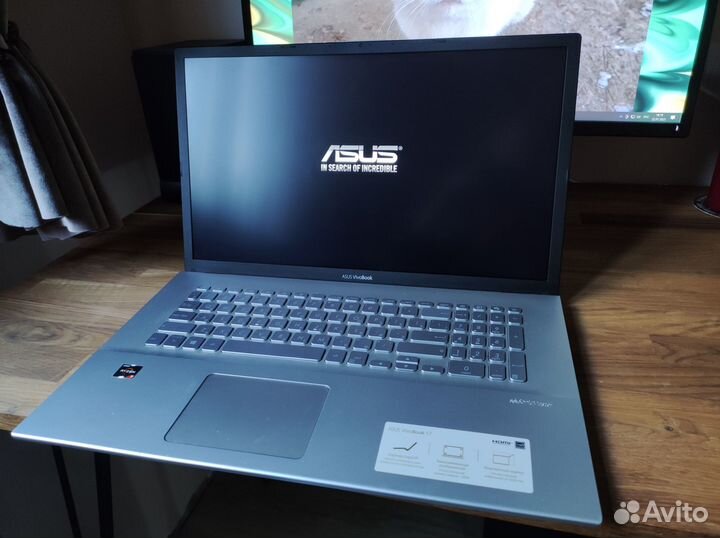 Ноутбук asus VivoBook D712D серебристый