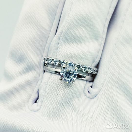 Золотое кольцо с фианитом 16,5р