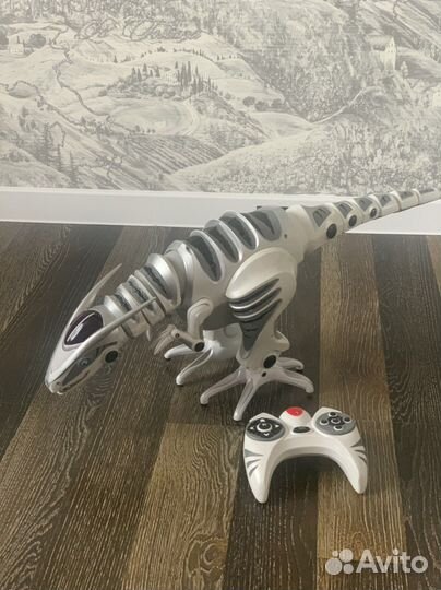 Интерактивный динозавр